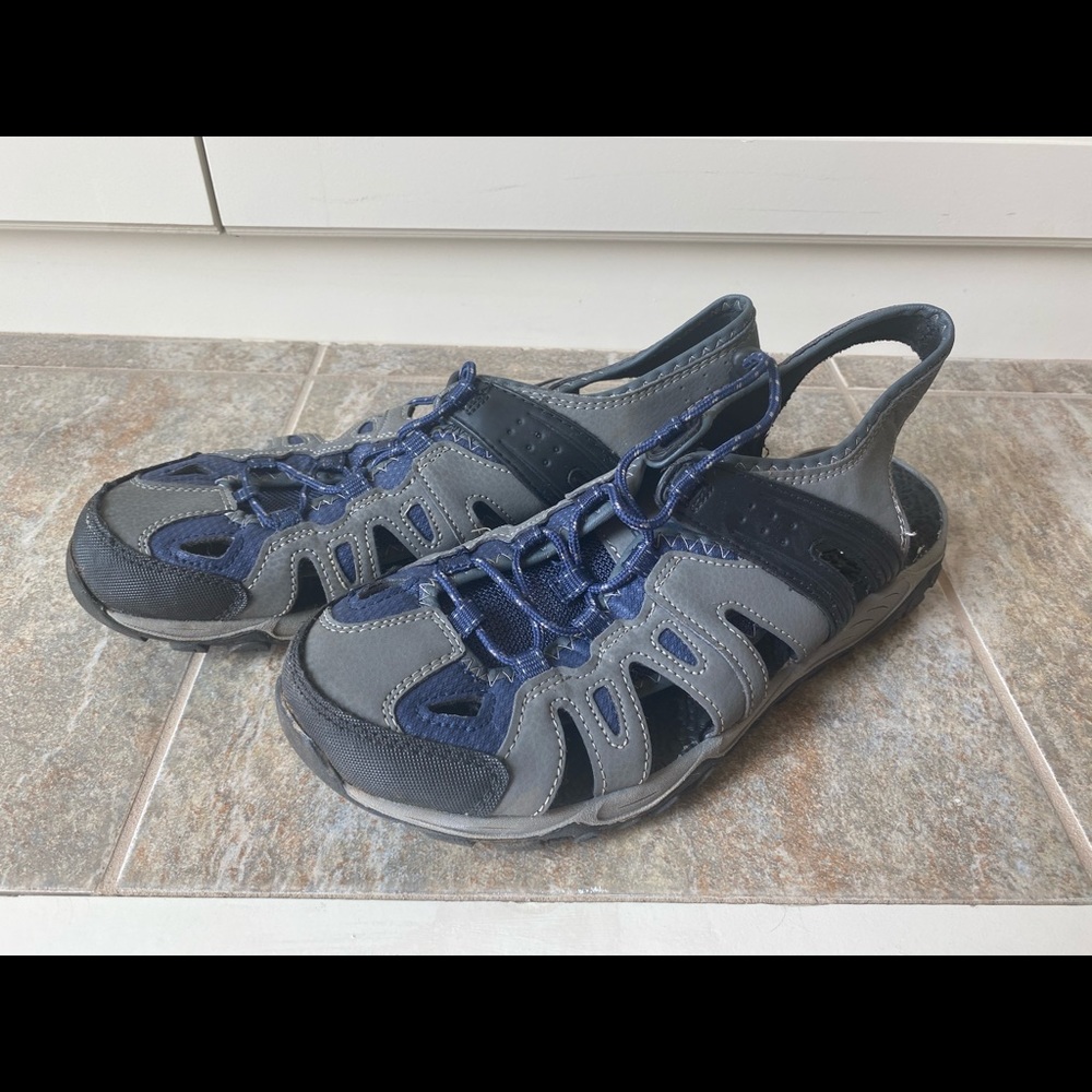 Men’s Size 9 Ozark Trail sport sandal/water shoes